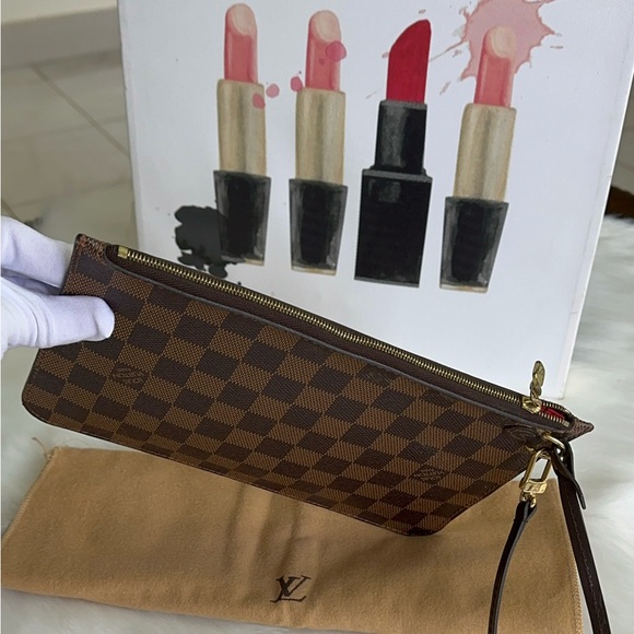 Auth Louis Vuitton Wristlet - Picture 11 of 17